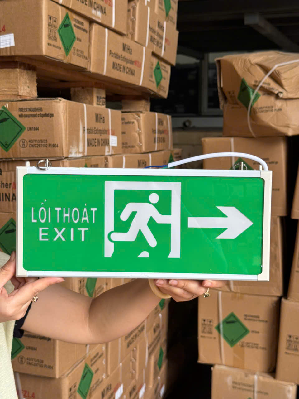 Đèn Exit 2 Mặt Chỉ 1 Hướng Có Kiểm Định
